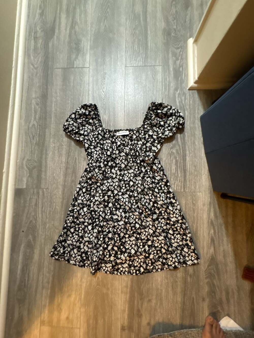 No Boundaries Women's Puff Sleeve Black and White Floral Mini Dress